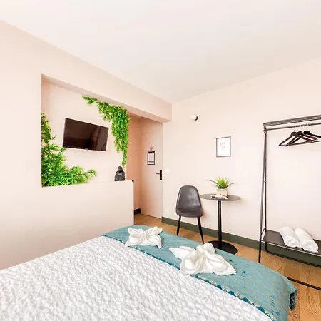 Spacieux, Paris Centre 20min, Orly 20min, 35min Guest house *